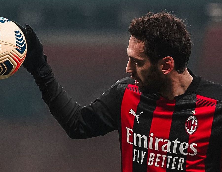 Infortunio per Calhanoglu: turco a rischio con il Torino