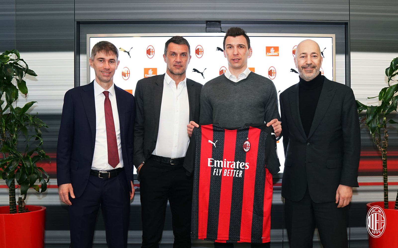 Mandzukic si presenta: “Felice di essere qui,sono pronto altrimenti non avrei detto sì al Milan. Numero 9? Nessuna paura”