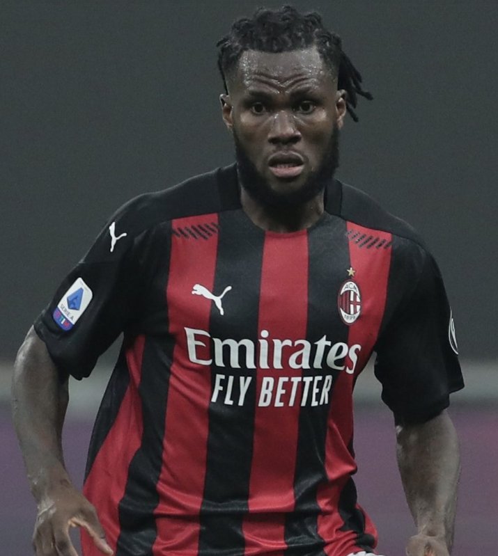 Kessie, il Milan gli offre 3 milioni a stagione ma la cifra non soddisfa l’ivoriano