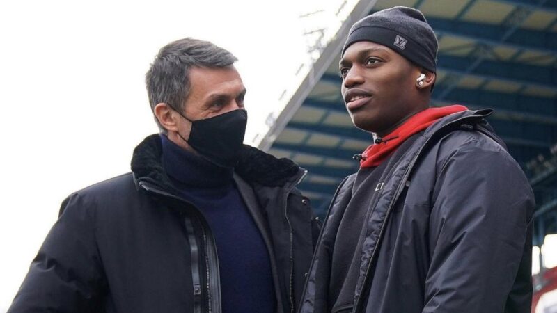 Maxi scambio per giugno: Leao per Douglas Costa. La Juventus ci prova