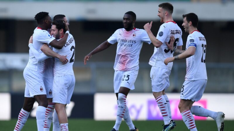 Milan, battere il Napoli per mettere un piede in Champions League