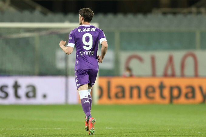 Calciomercato, la Juve si inserisce per Vlahovic. Le cifre