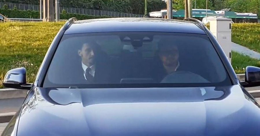 Ibra in sede per il rinnovo. Ecco le foto