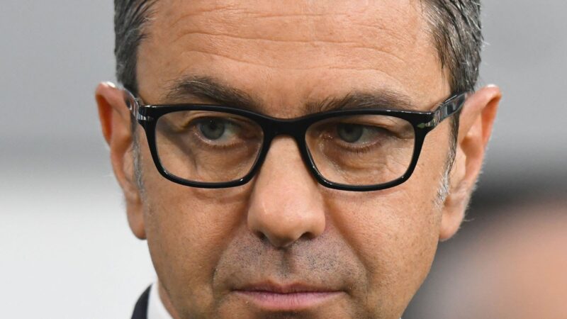 Costacurta su Donnarumma: “Non mi piace il suo comportamento e quello di Raiola. Servirebbero meno baci sulle maglie”