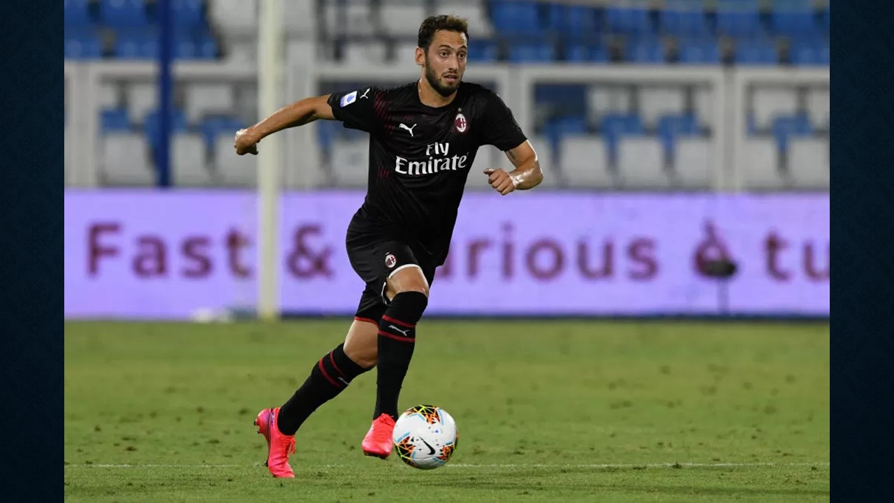 Calahnoglu-Milan: addio vicino, Juventus in pole. Attenzione a United e Liverpool