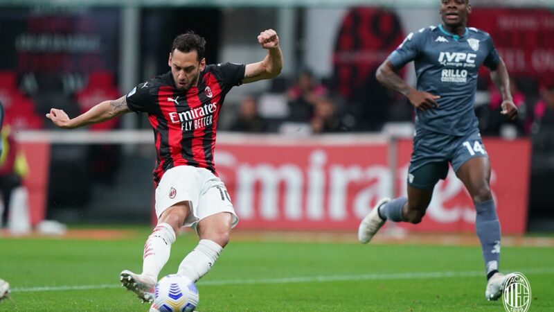 Calha-Theo, il Milan va: 2-0 al Benevento dell’ex Inzaghi