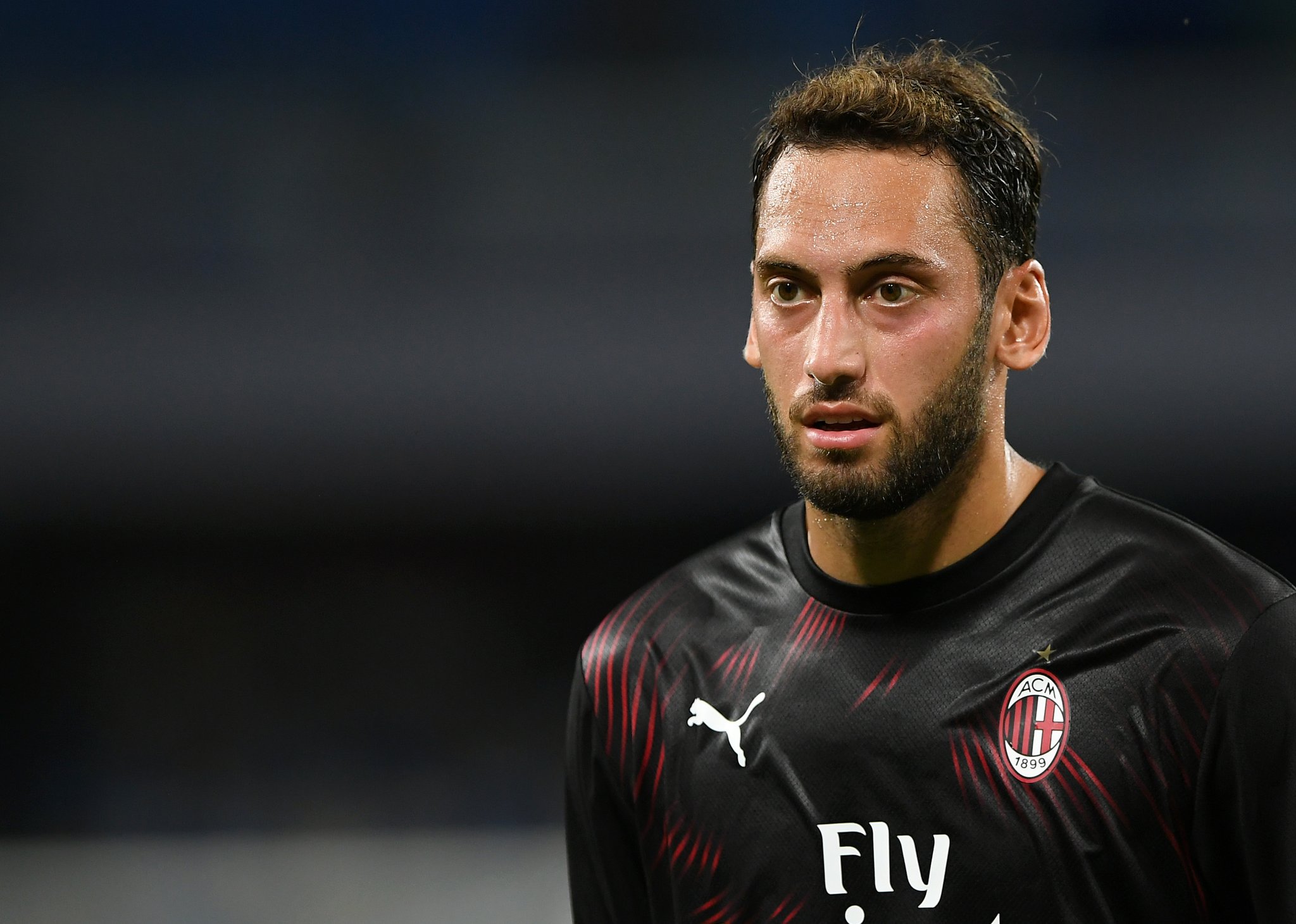 Calhanoglu conferma: “Andrò all’Inter, domani le firme a Milano”
