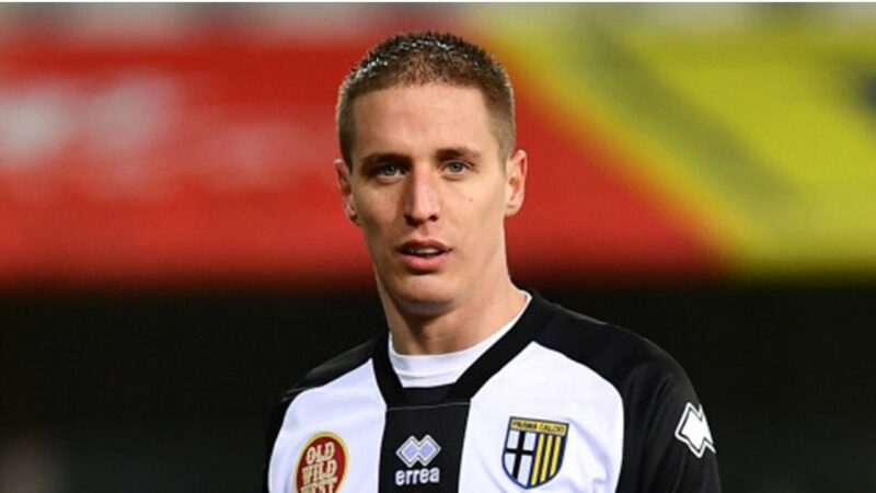 Mercato Milan: Conti-Genoa affare in chiusura