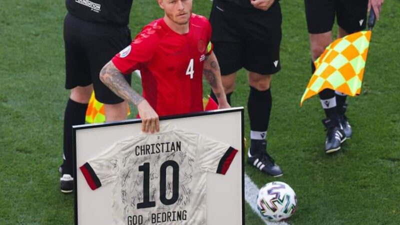 Danimarca-Belgio, consegnata ad un giocatore rossonero la maglia di Eriksen