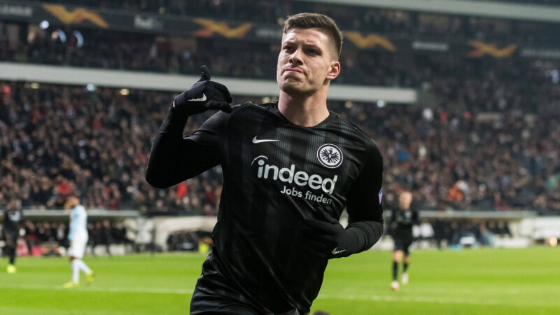 Sky – Il Real apre al prestito di Jovic ma l’ingaggio è alto. C’è fiducia per Giroud, intanto spunta un nome nuovo per il vice Theo