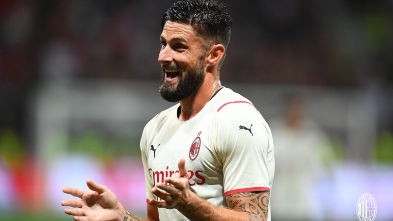 Giroud a FR: “Voglio vincere un titolo con il Milan. Ibra? Esempio per i giovani”