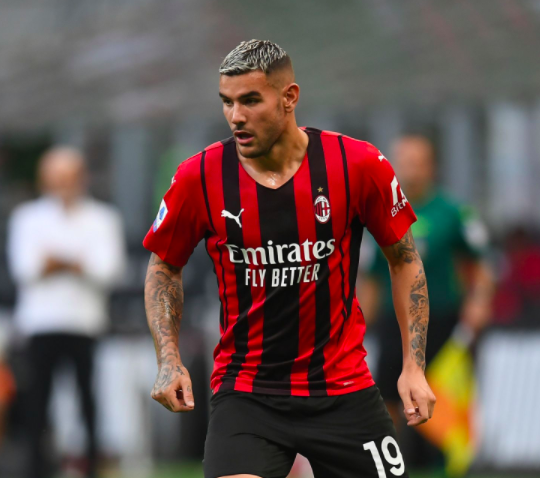 Theo Hernandez verso il rinnovo: c’è il sì del giocatore